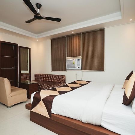Hotel B Continental Δελχί Εξωτερικό φωτογραφία
