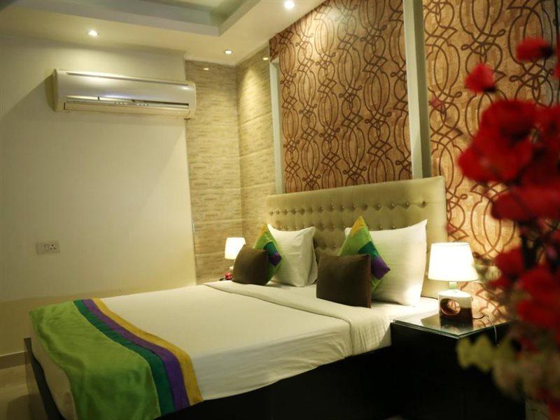 Hotel B Continental Δελχί Εξωτερικό φωτογραφία
