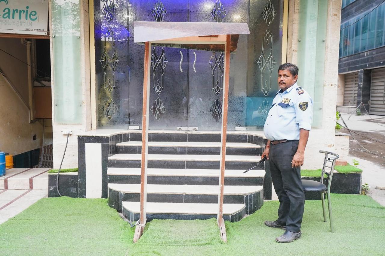 Hotel B Continental Δελχί Εξωτερικό φωτογραφία