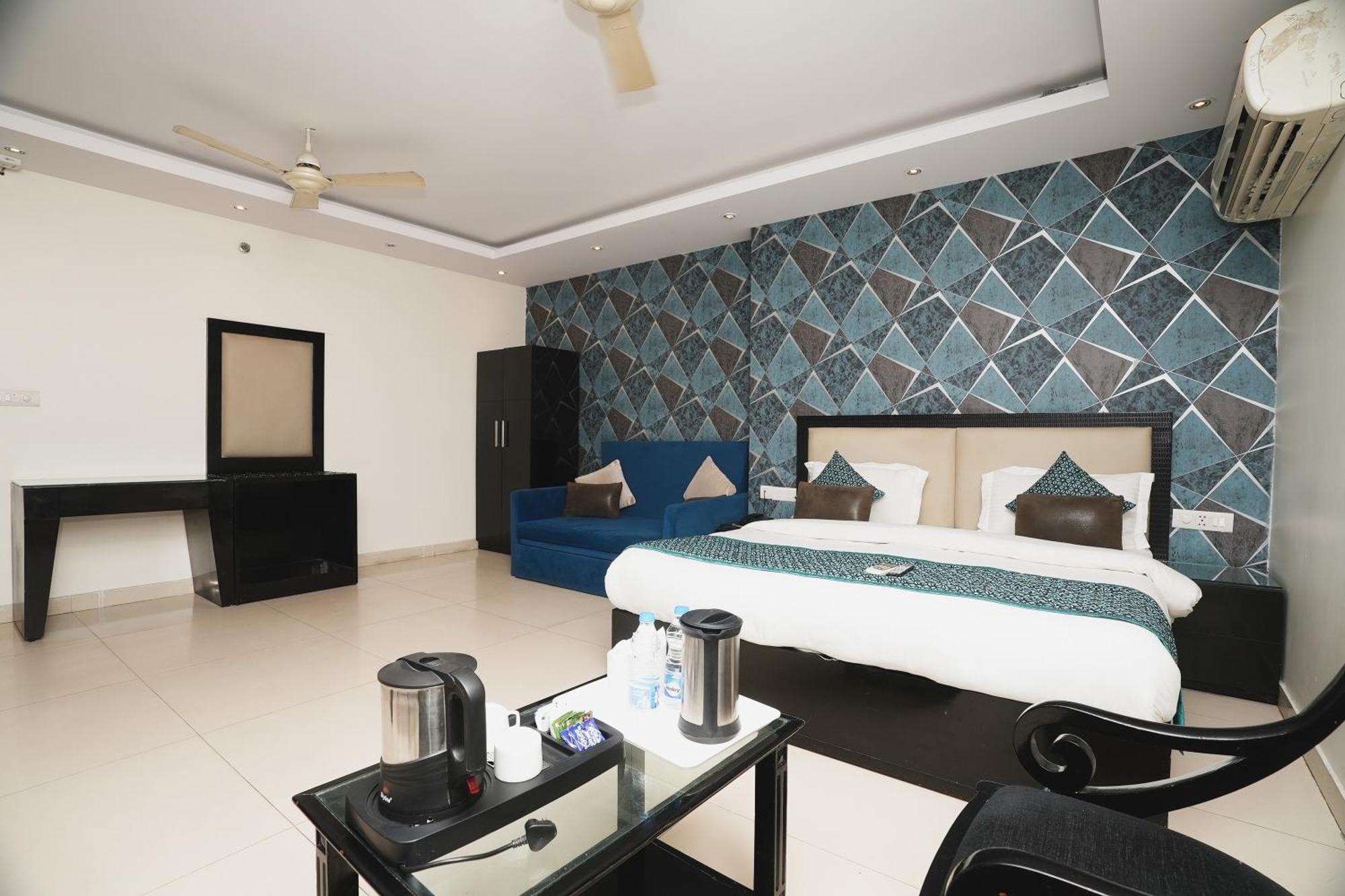 Hotel B Continental Δελχί Εξωτερικό φωτογραφία