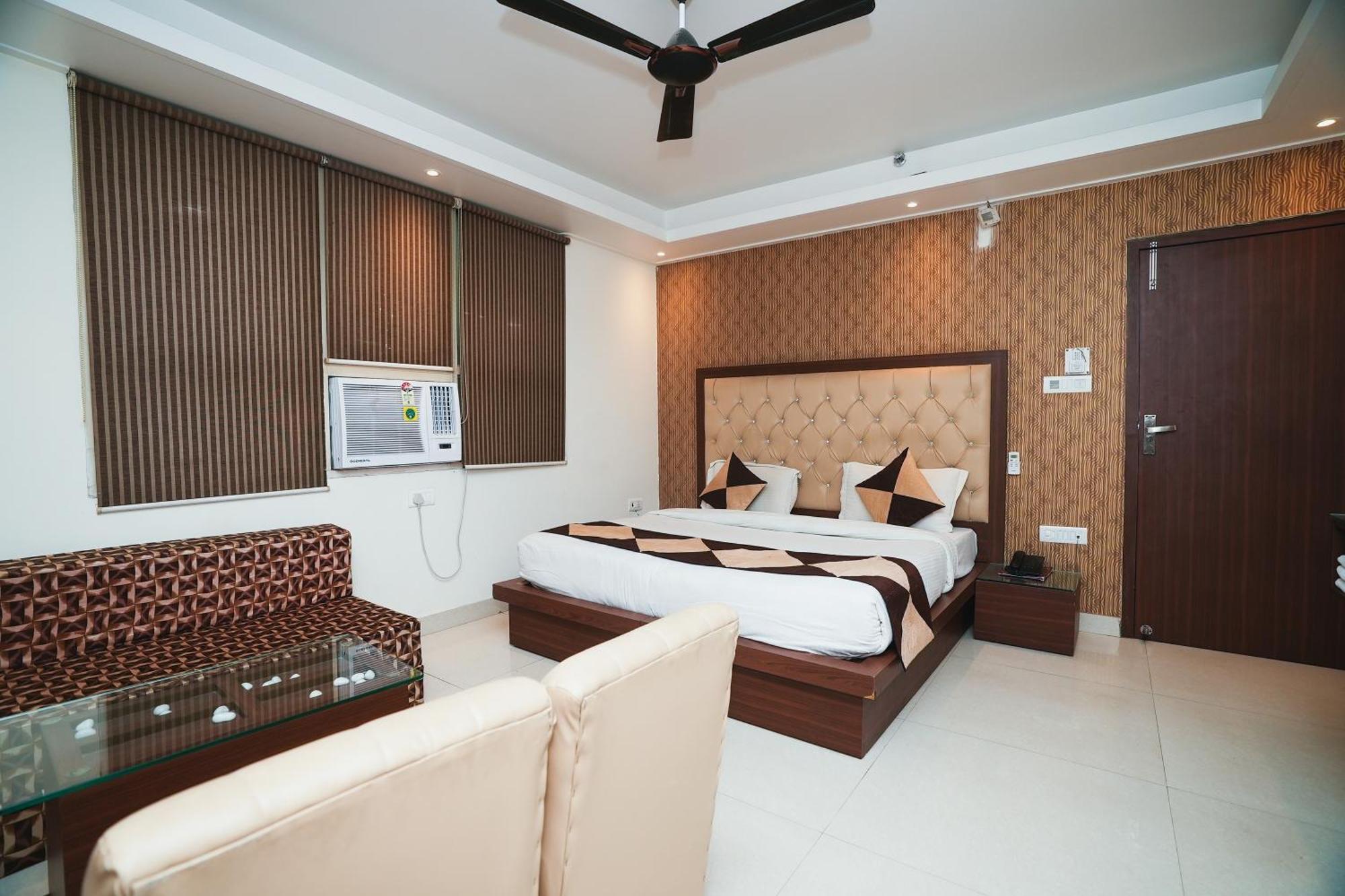 Hotel B Continental Δελχί Εξωτερικό φωτογραφία