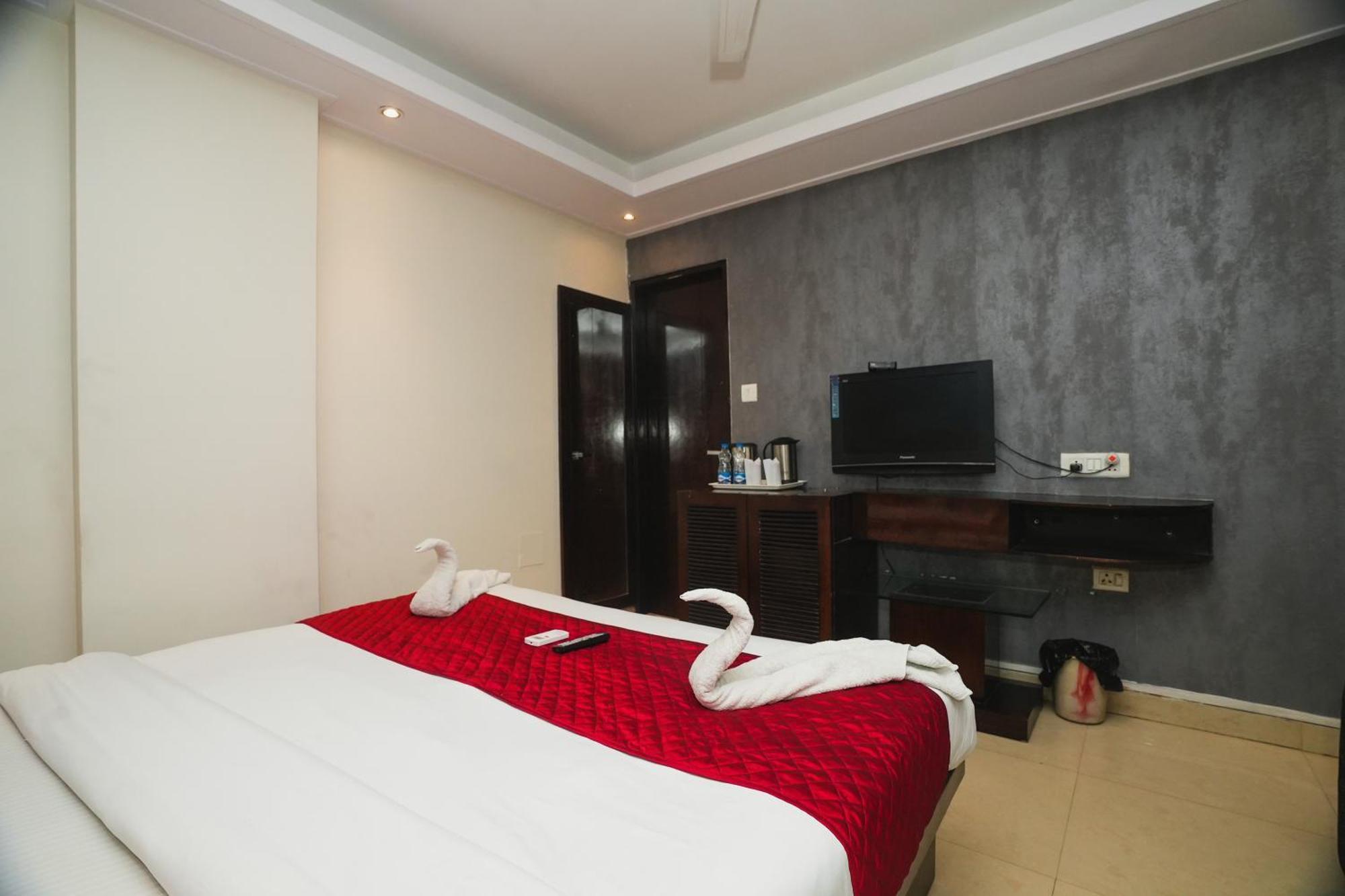 Hotel B Continental Δελχί Εξωτερικό φωτογραφία