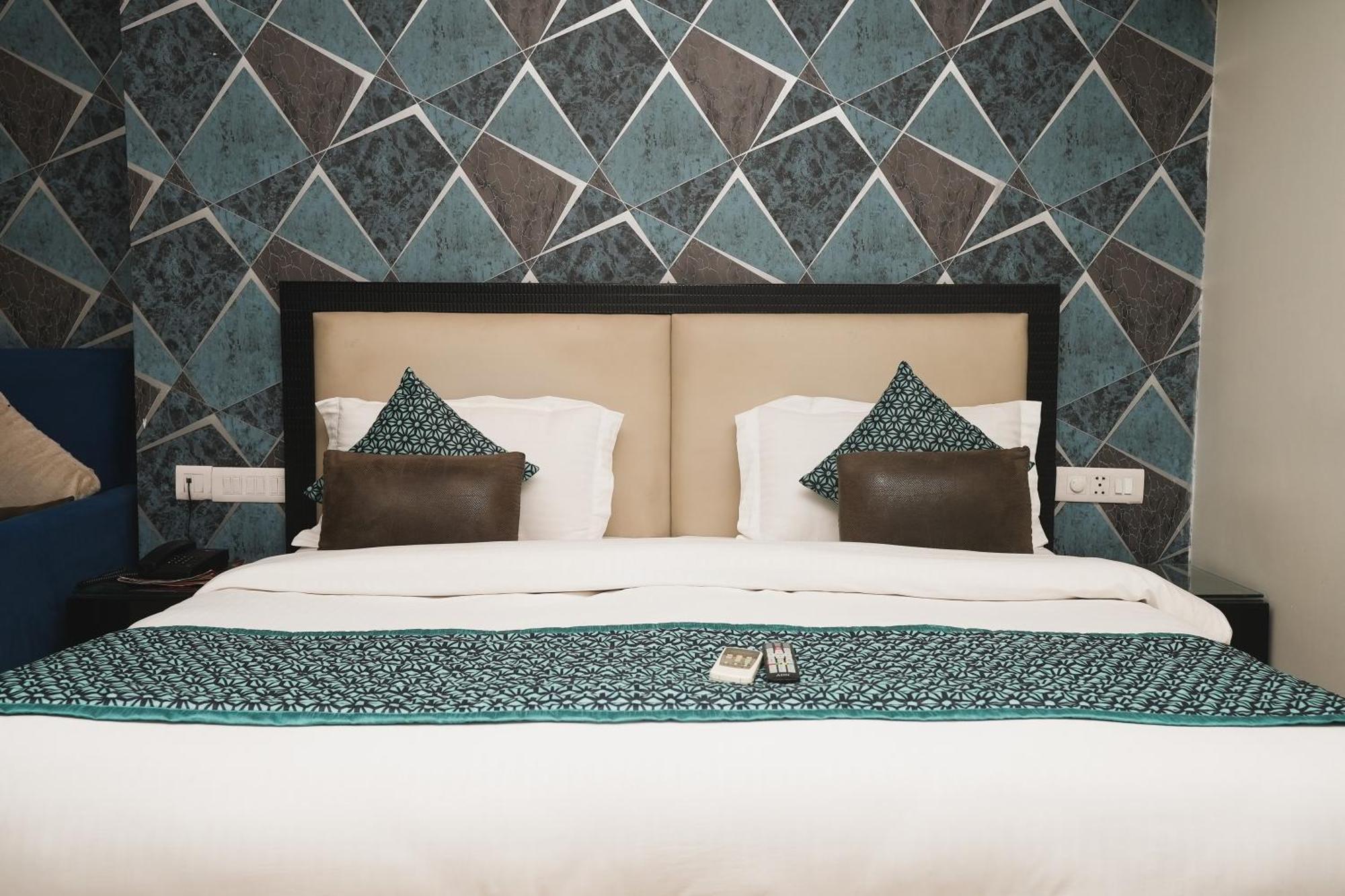 Hotel B Continental Δελχί Εξωτερικό φωτογραφία