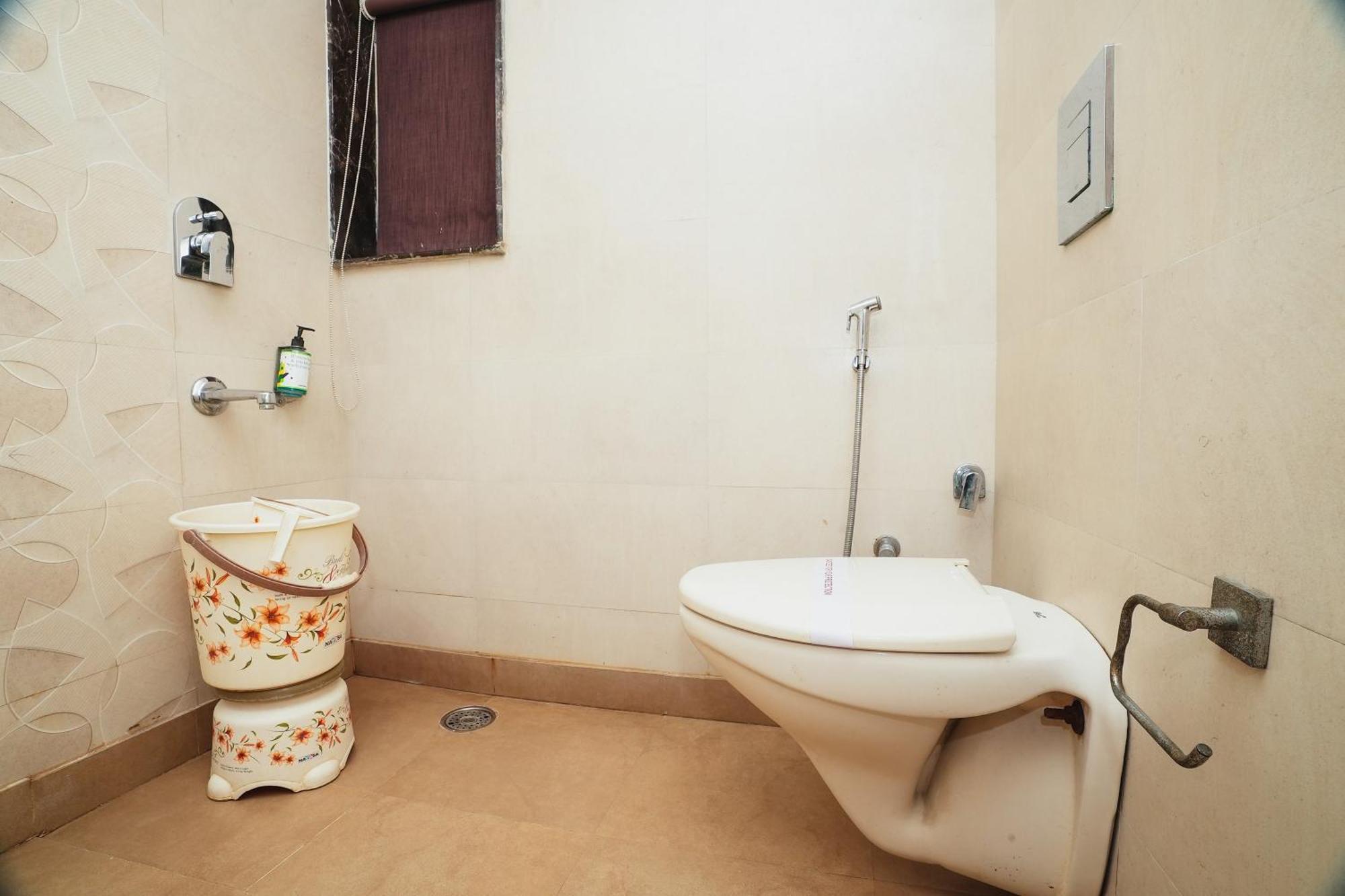 Hotel B Continental Δελχί Εξωτερικό φωτογραφία