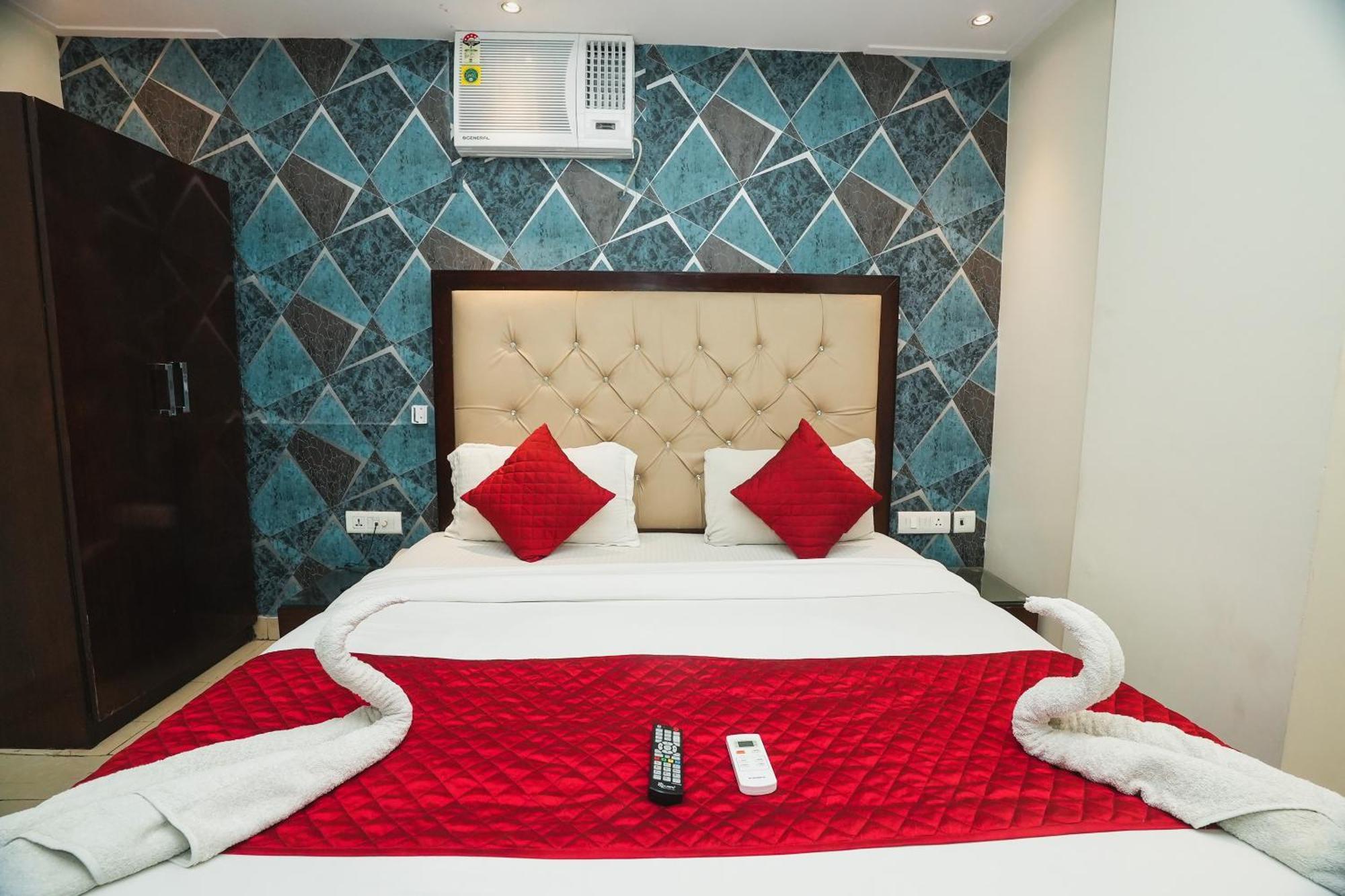 Hotel B Continental Δελχί Εξωτερικό φωτογραφία