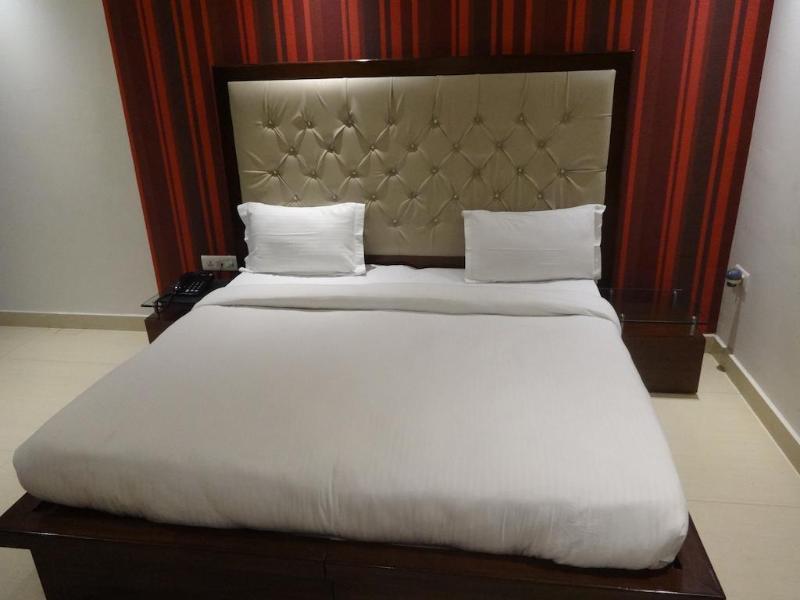 Hotel B Continental Δελχί Εξωτερικό φωτογραφία
