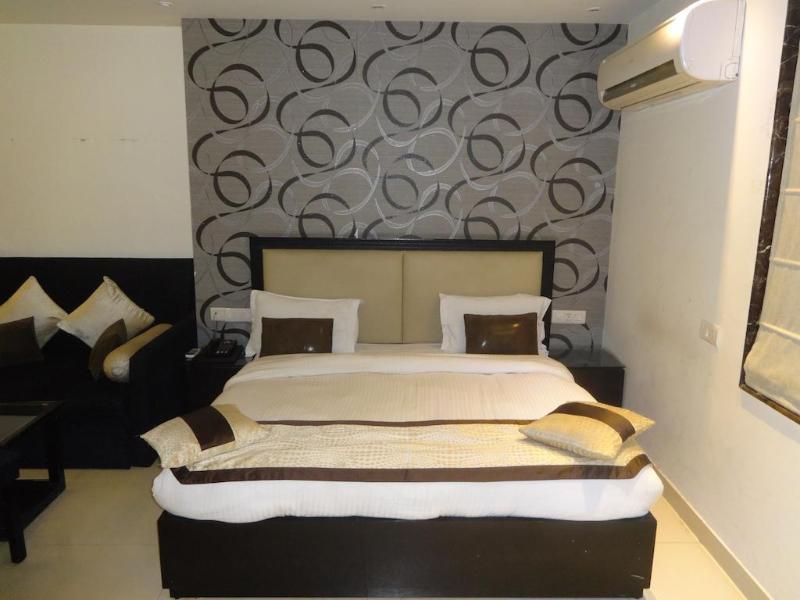 Hotel B Continental Δελχί Εξωτερικό φωτογραφία